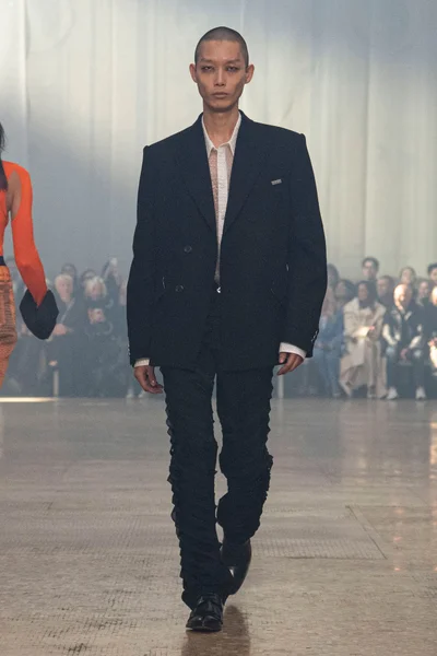 Look 7